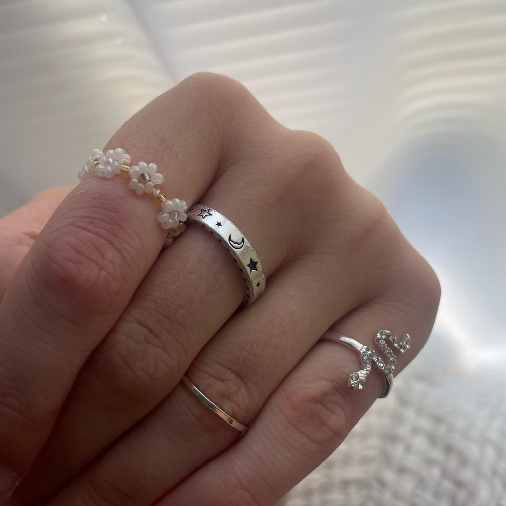 Set of 4 Misc Silver Rings Assortment